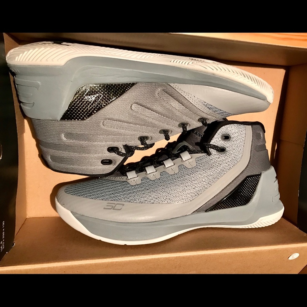 UNDER ARMOUR CURRY 3 New
